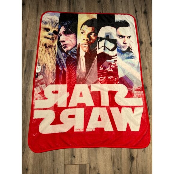 Star Wars Fleece Blanket Featuring Rey Kylo Ren Finn & Chewbacca By Northwest - Picture 3 of 3